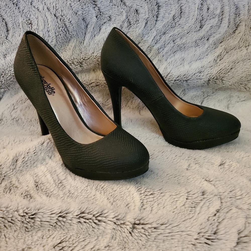 💥 LAST CHANCE 💥 Ladies Black Pumps